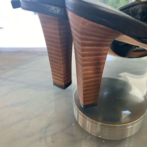 GUCCI Black Leather Heel with Bamboo Detail- Size 9.5 - Picture 7 of 15